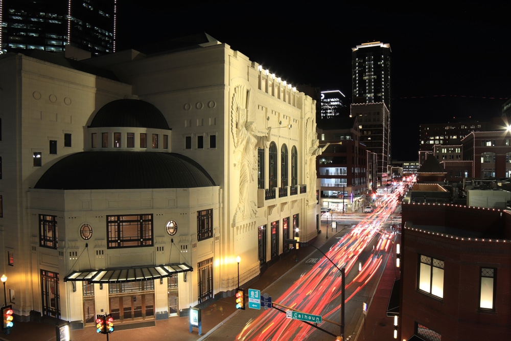 Time,Lapse,Image,Of,Bass,Hall,In,Downtown,Ft.,Worth