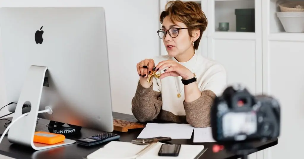 woman in front of a computer