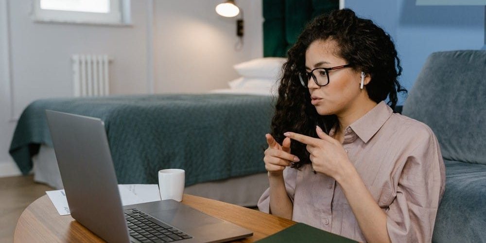 woman in front of a computer
